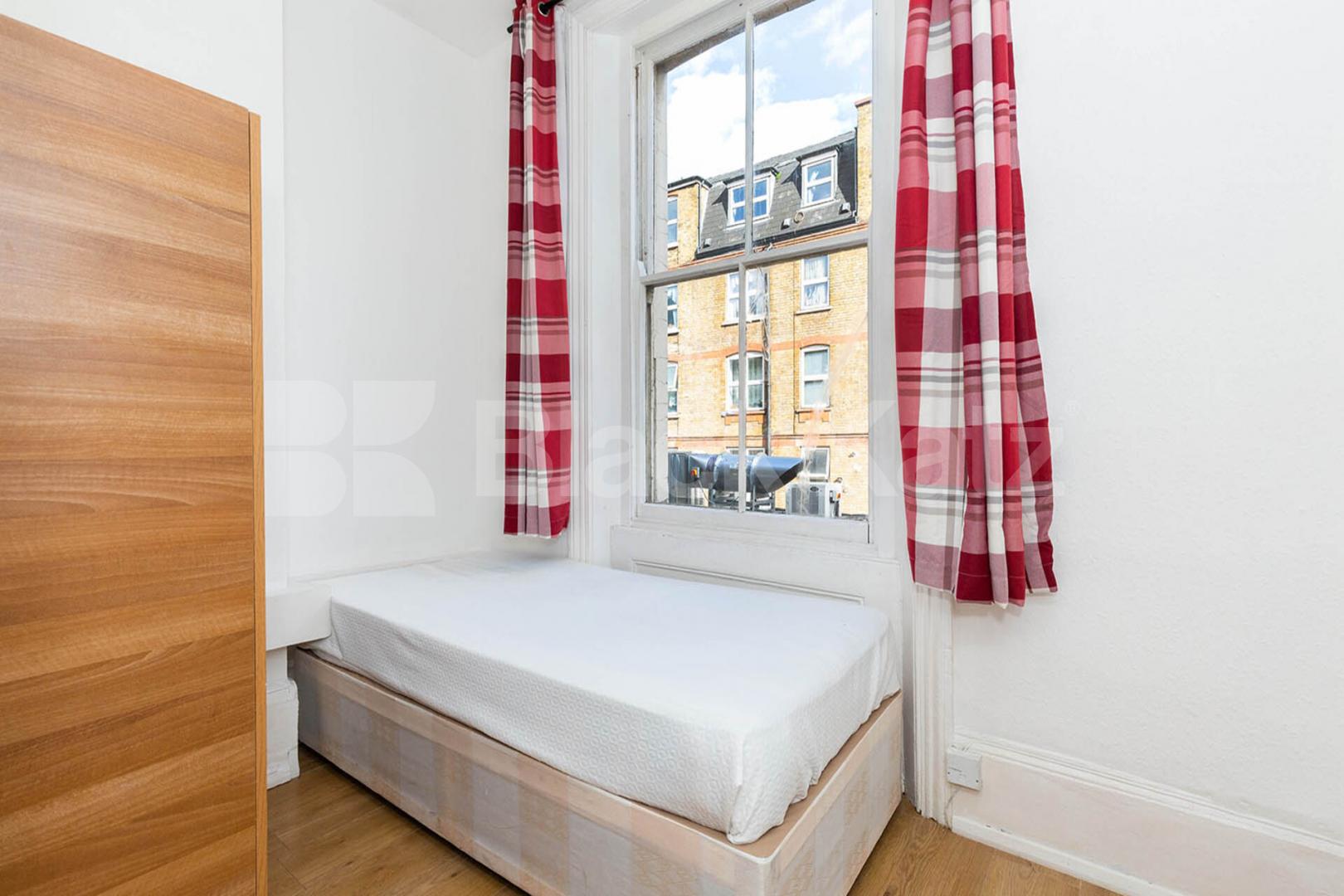 Located a stone throw from old Street station and close the trendy shoreditch City Road, Old Street - Shoreditch